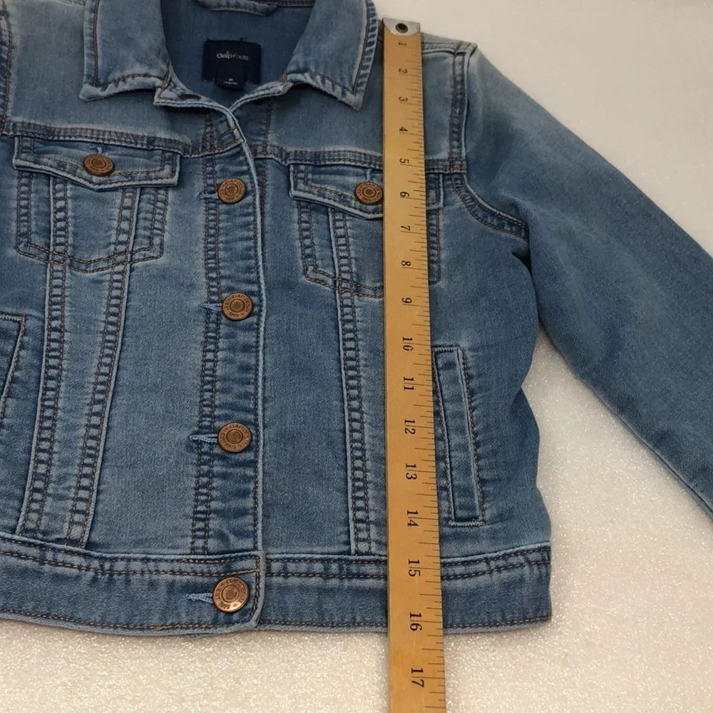 GAP Kids Classic Faded Blue Jean Jacket Size Medium (8-9)